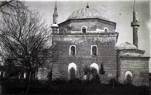 14. Muradiye Camii