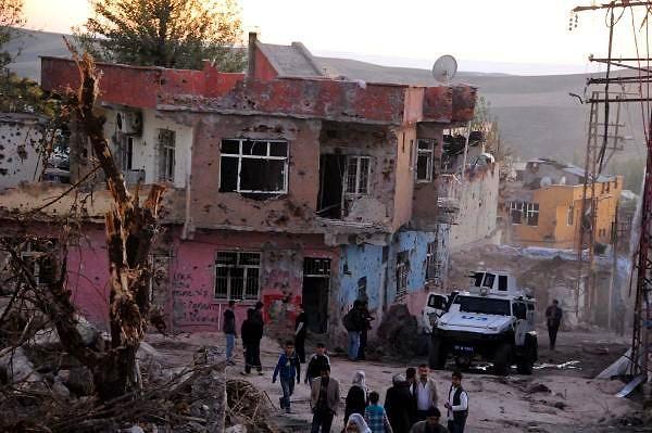 İddianameden: 'PKK kent merkezlerinde kanton bölge arayışına girdi'