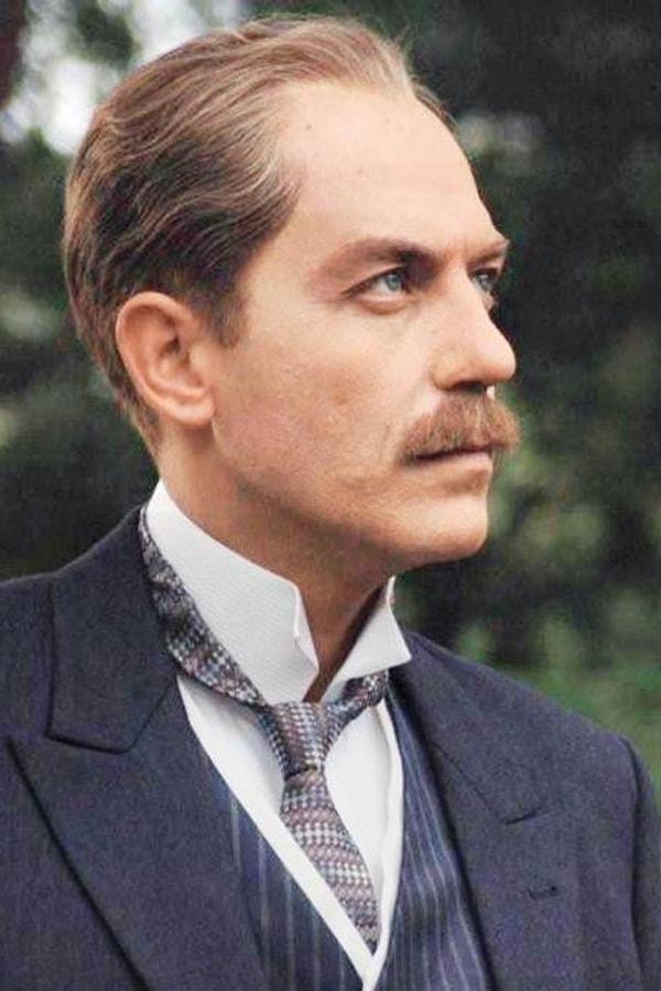 29. Atatürk'ün hayatının anlatıldığı Veda filminde Mustafa Kemal'in belirli dönemlerini oynayan üç isim.