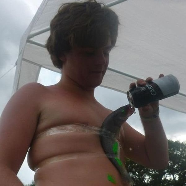 6. Так у них веселится молодежь...