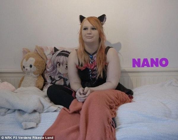 20 yaşındaki Nano,bir kedi olduğunu iddia ederek kedilerin hislerine benzer hisler taşıdığını söyledi.