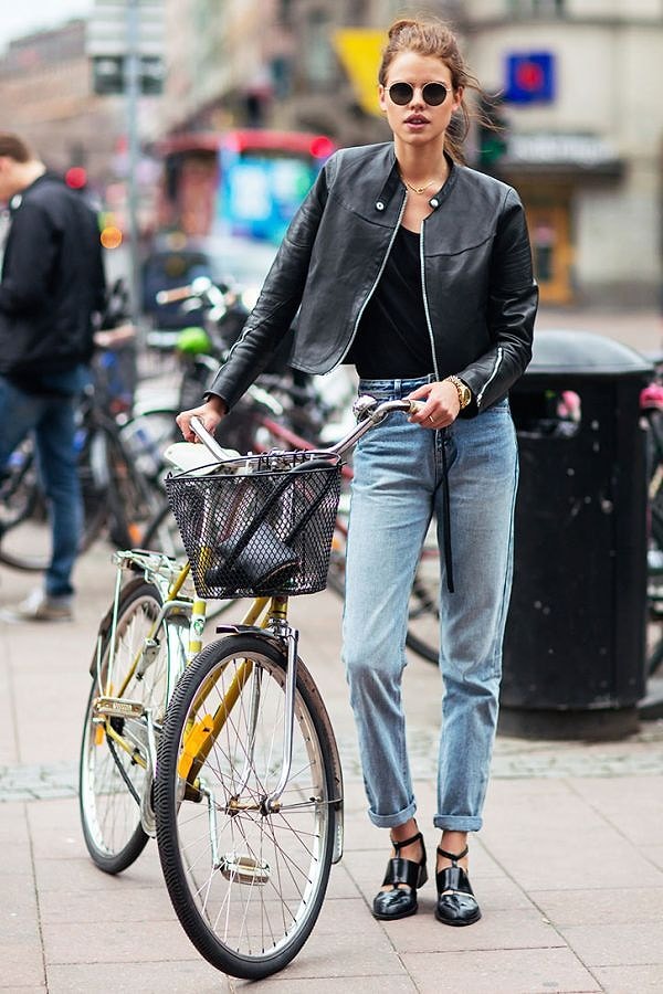 6. Прямые укороченные джинсы