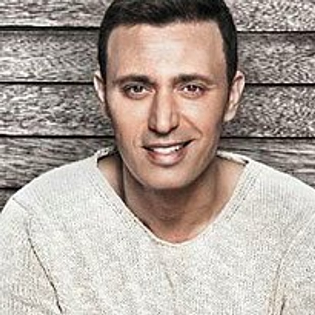 Mustafa Sandal - Onun Arabası Var