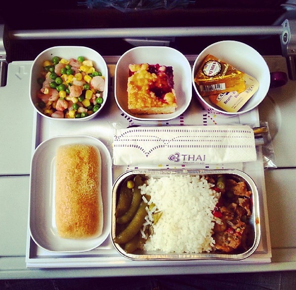 18. Тайские авиалинии. Обед в эконом-классе: