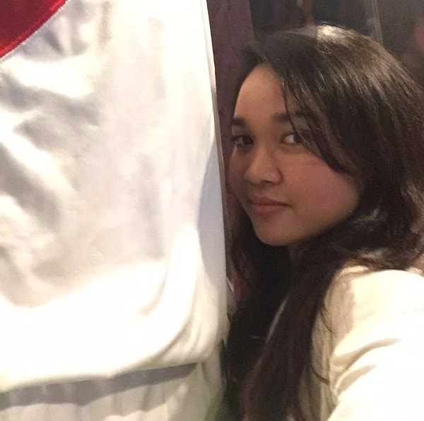 23. Когда друзья хотят сделать с тобой селфи: