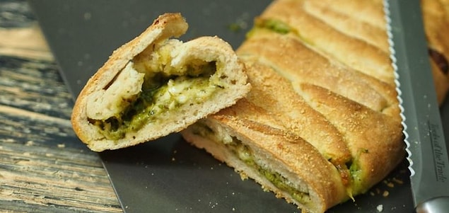 1. Pesto Soslu Ekmek