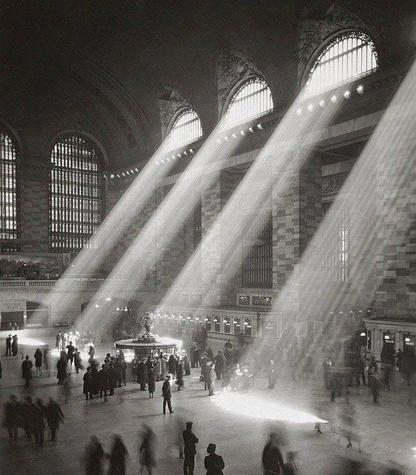 5. Trenle seyahatin en popüler olduğu dönemde inşa edilip 1871'de açılan Grand Central Terminal fotoğrafı, ABD, 1930.