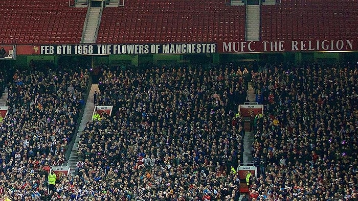 Manchester United, Uçak Kazasında Hayatını Kaybedenleri Andı