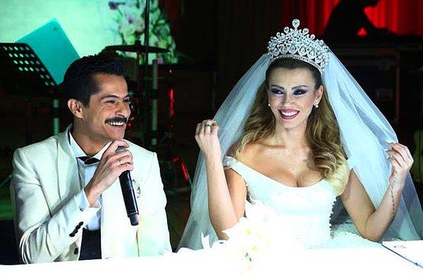 İkinci evliliğini yapan Hacıoğlu'nun nikah memurunun sorusuna: "Tüm yalnızlığımla evet!" demesi dikkatleri çekti.