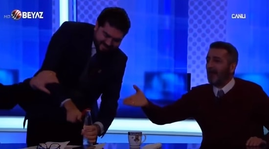 Beyaz Futbol'da Nuri Alço ve Gazoz Temalı Dakikalar