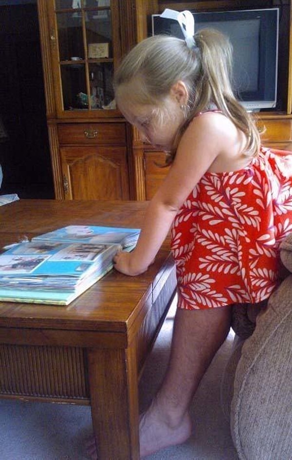 12. Что с ее ногами?