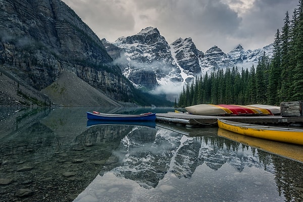 8. Кристально-чистая вода озера Морейн.