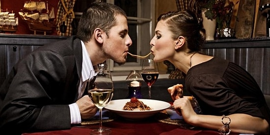 Sevgililer Günü'nde Enfes Bir Sofra Hazırlamanız İçin Size Gereken 15 Tavsiye