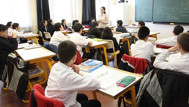 1. Tunceli’de öğretmen açığı yok, öğretmen açığı olmadığı gibi öğretmen sirkülasyonu da yok. Tunceli’ye gelen öğretmen yıllarca burada görev yapıyor.
