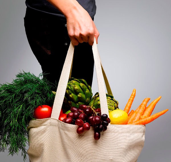 27. Заведите себе специальную тряпичную сумку или авоську для походов в супермаркет.