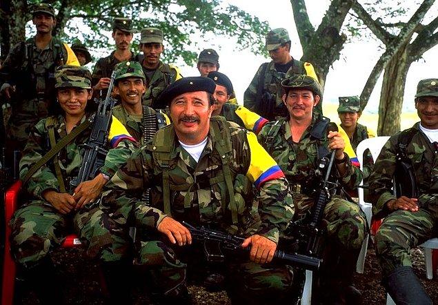 12. Dünyanın en büyük terörist grubu binlerce militanıyla FARC (Kolombiya Devrimci Silahlı Güçleri). Kolombiya'nın %30'u onlar tarafından kontrol ediliyor.