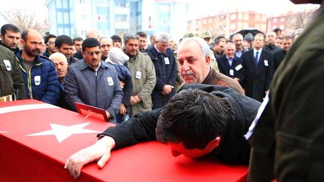 Erciş Uzman Onbaşı Osman Kaya'ya ağladı