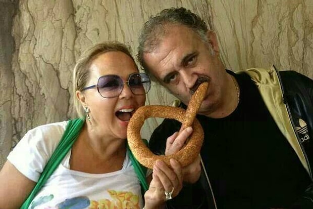Ünlü olmasa da eğlenceli birisi