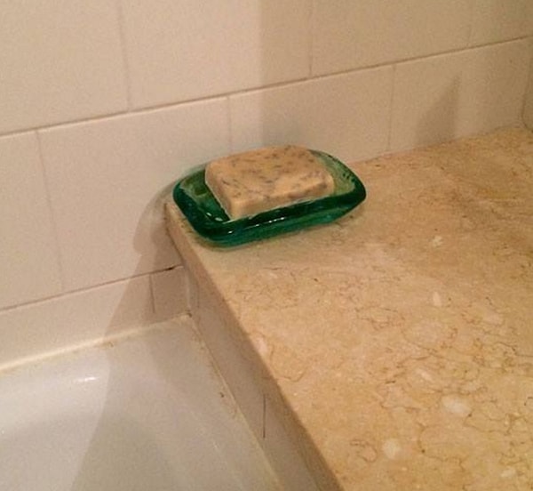 7. Положить в мыльницу...кусок сыра.