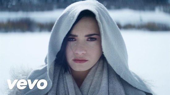 Karlar Kraliçesi: Demi Lovato Yeni Klibi "Stone Cold" Yayınlandı