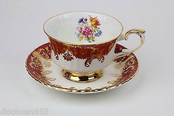 23. "Vintage Paragon Bone China" İngiltere, pas kırmızısı ayaklı çay bardağı, çay tabağı yaldızlı altın.