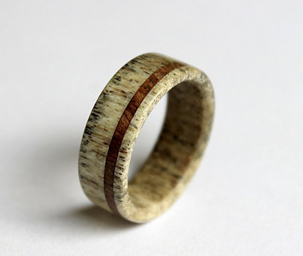 8. Нужно больше дерева и кости! Натуральный материал (отлично подойдет для любителя охоты)