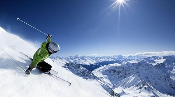 13. İsviçre Alpleri'nde kayak yapın.