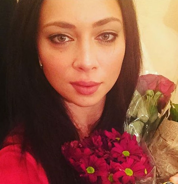 1. В течение долгого времени Настасья вела себя некорректно, а также не отличалась дисциплиной. Очень часто из-за этого приходилось тормозить весь съемочный процесс.