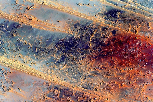 9. В целом же, Скотт Келли оказался  самым "публичным" среди всей команды. За его аккаунтами в Instagram и Twitter следит более миллиона человек.