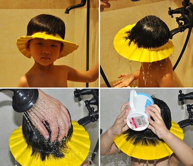 22. Bebeklerin gözlerini şampuandan koruyan çok kullanışlı banyo şapkası