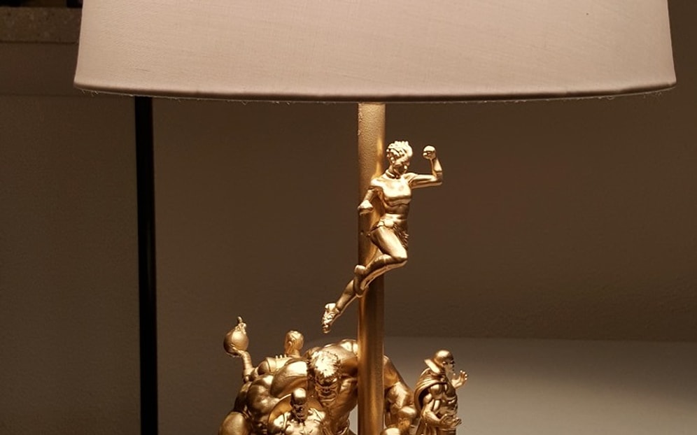 Как сделать крутую супергеройскую лампу из дешевых фигурок