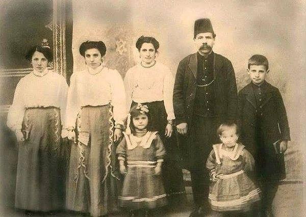 3. Tigranagert'te Ermeni bir aile - 1914
