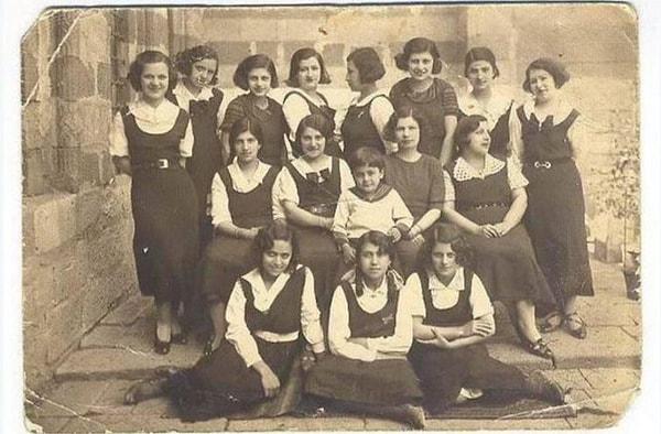 7. Diyarbakır Kız Meslek Okulu öğrencileri - 1933
