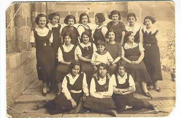 6. Diyarbakır Kız Meslek Okulu öğrencileri - 1933