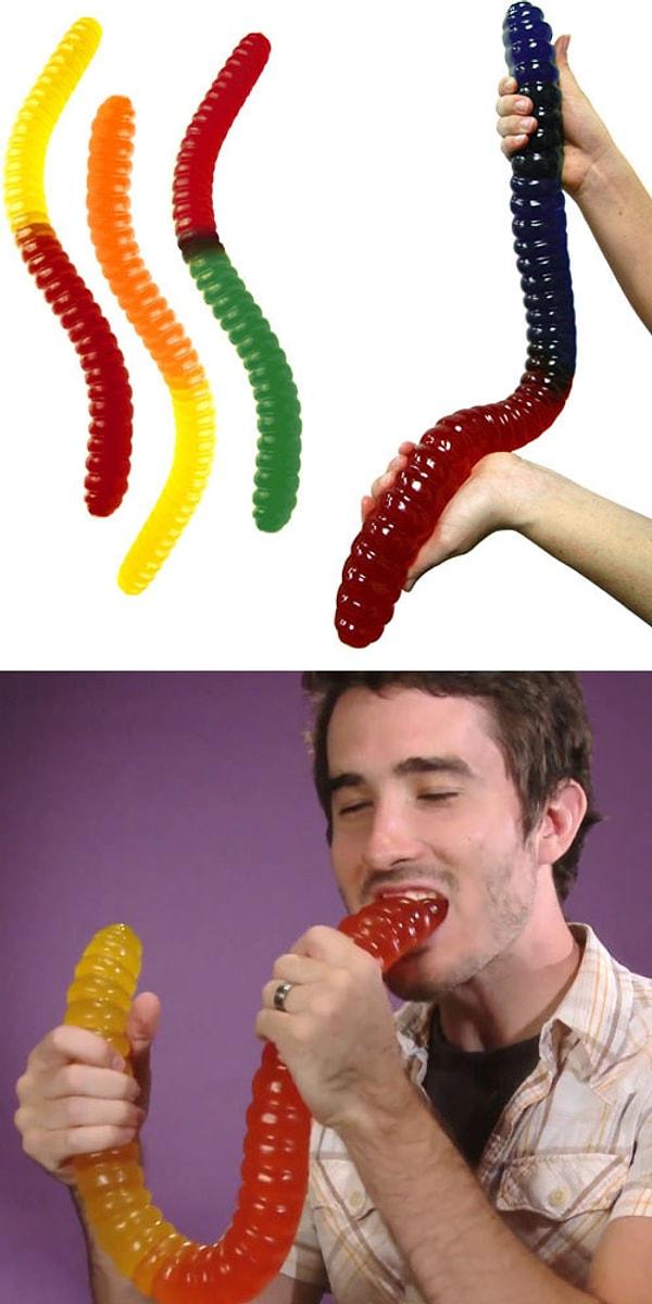 10. Eğer bu tatlı yılan şekerler, size ağzınıza bile yaklaştıramayacağınız bir şeymiş gibi görünüyorsa, İnternet sizi mahvetmiş olabilir.