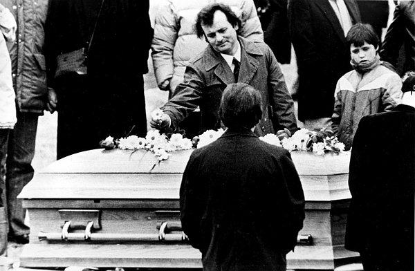 22. Bill Murray, John Belushi'nin cenazesinde, 1982.