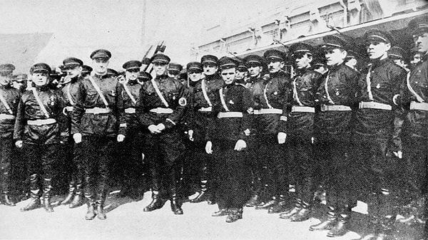 20. Фашисты хотят свергнуть правительство США