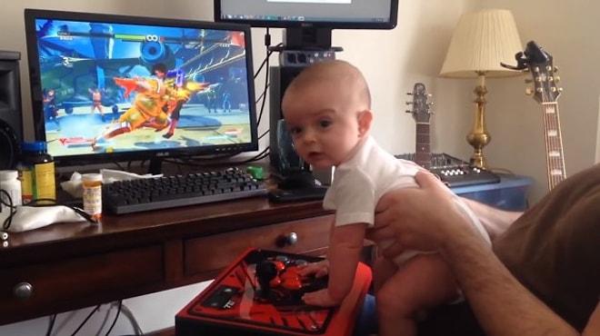 Doğru Yoldasın Ufaklık: Street Fighter Oynayan 6 Aylık Oyuncu Bebek