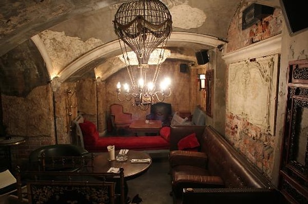 14. Наверху можно отведать китайской лапши.