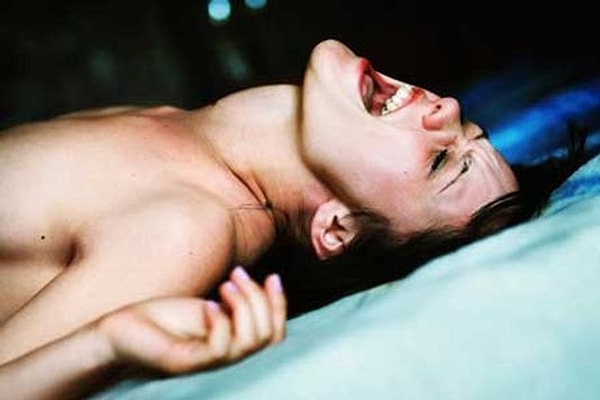 8. Оргазм во сне могут испытывать только мужчины