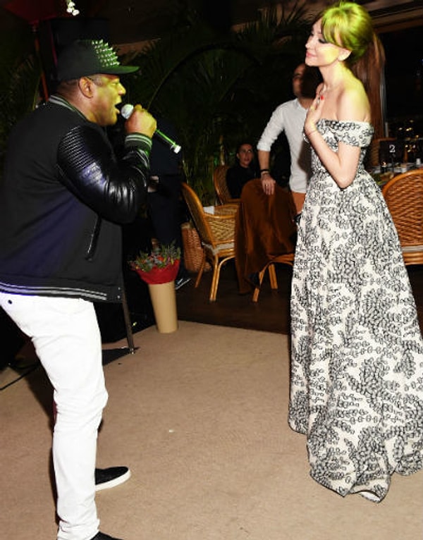 5. Пьер Нарцисс поздравляет Согдиану