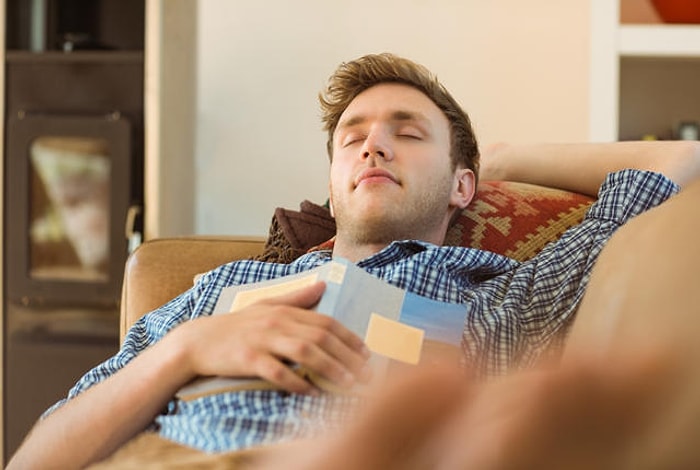 Daha Verimli Bir Hayat için Öğle Şekerlemesi Hakkında Bilmeniz Gereken 7 Şey