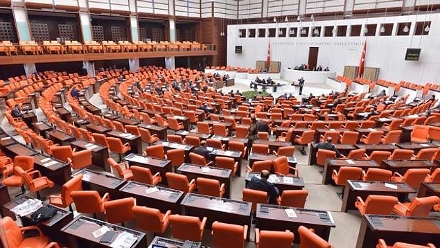 8. Yayın yasağı, neredeyse her uygulamasında siyasal iktidarların menfaatleri yönünde bir seyir izler.