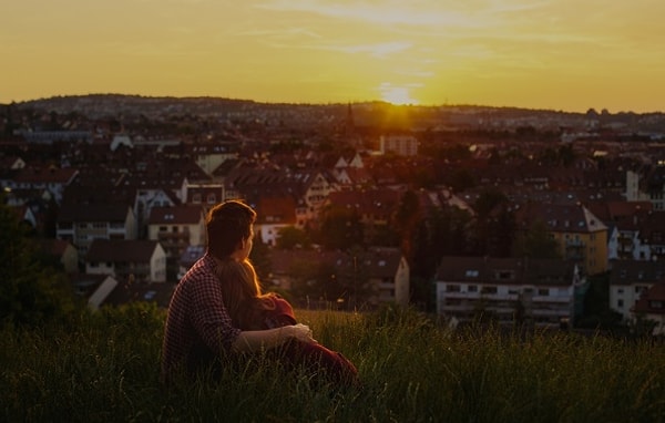 8. «Моя девушка девственница, и я испытываю чувство вины, когда думаю о сексе с ней или о том, чтобы сказать ей, что я ее хочу».