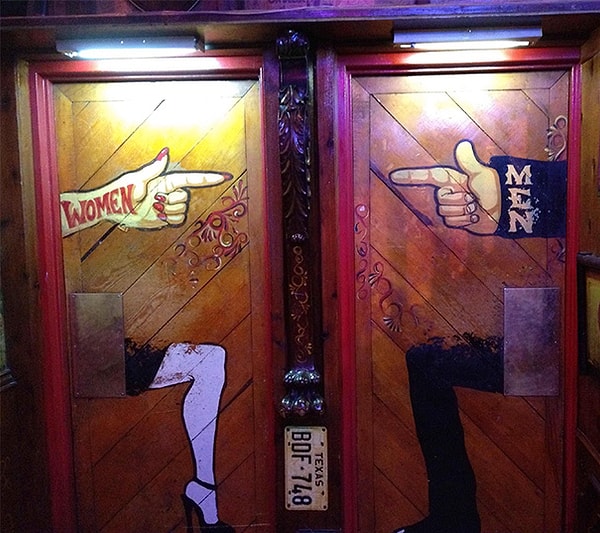 20. Тут можно и запутаться. На самом деле, мужчина налево