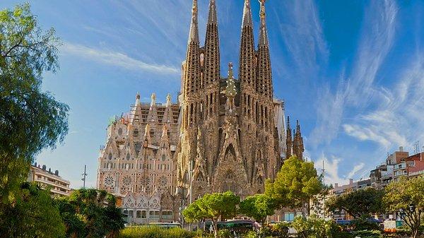 14. La Sagrada Familia (Barselona, İspanya)