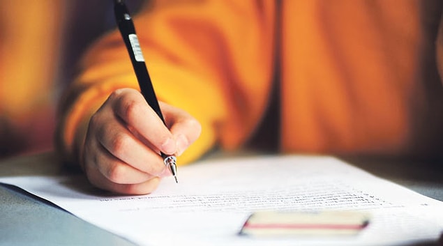 "Temel matematikte 15. soru ve fen bilimlerindeki 9. soru iptal edildi; Fen bilimlerindeki 7. sorunun şıkkı ise D olarak değiştirildi"