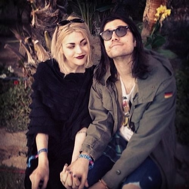 Bu evliliğin ardından bize çok sevilen Kurt Cobain'imizi anımsatan bu çift fotoğrafları kaldı.