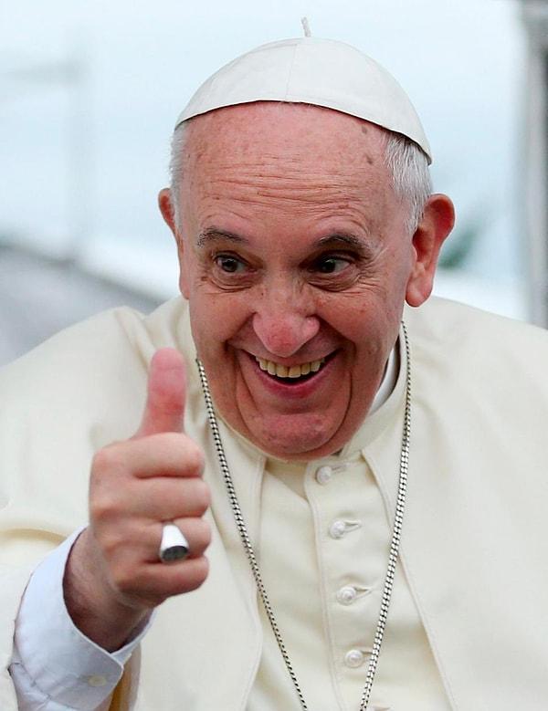 30. Papa Francis yıllar önce Arjantin'de bar fedaisi olarak çalışmıştır.
