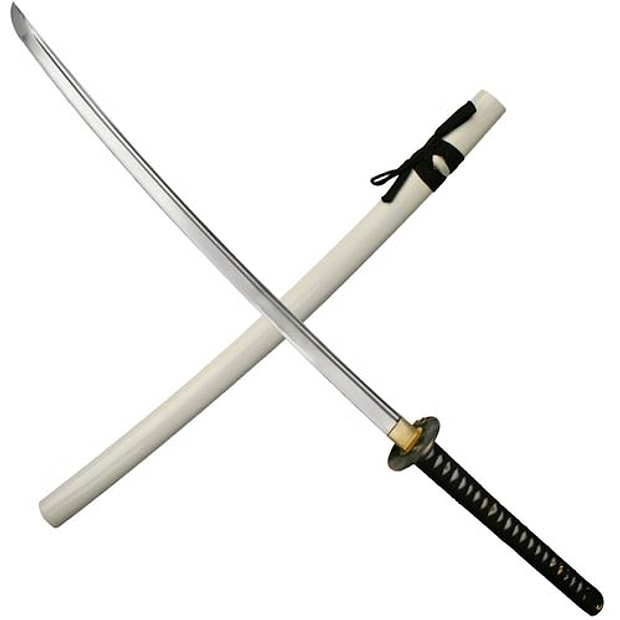 Keskin bir katana tercih ederim.